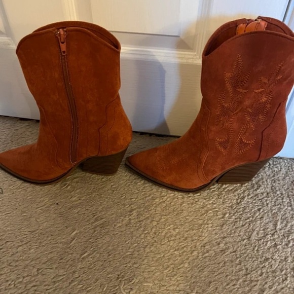 Zara Burnt Orange Heeled Boots - Picture 2 of 4